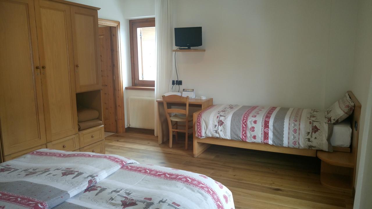 Meuble Rosalpina Hotel Isolaccia Kültér fotó