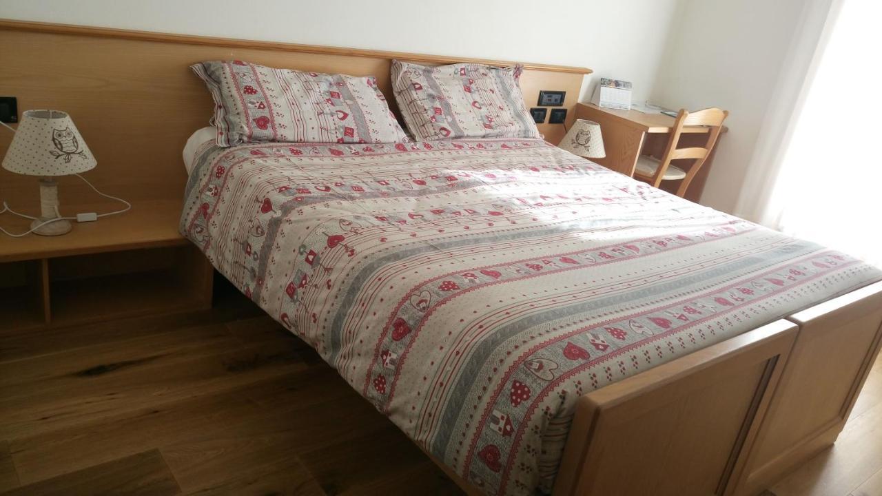 Meuble Rosalpina Hotel Isolaccia Kültér fotó